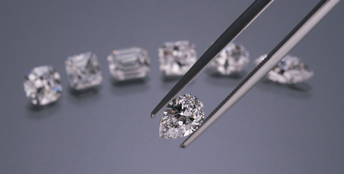 A Helpful Guide to the 4 C’s of Diamonds