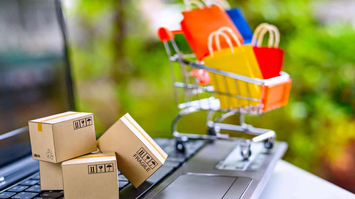 Click, Cart, Connect: The Ever-Evolving World of the Online Shop