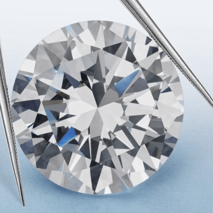 How to Spot a High-Quality Diamond Like an Expert